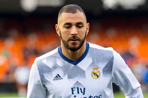 Benzema is being investigated over an alleged attempt by one of his friends to extort money from a fellow international, mathieu valbuena, over a sex tape. "Wäre fantastisch": Karim Benzema: OL-Trainer hofft auf ...