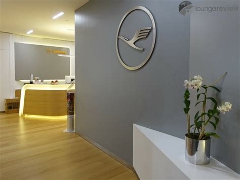 Lounge Review Lufthansa Business Lounge Ewr Closed For Construction
