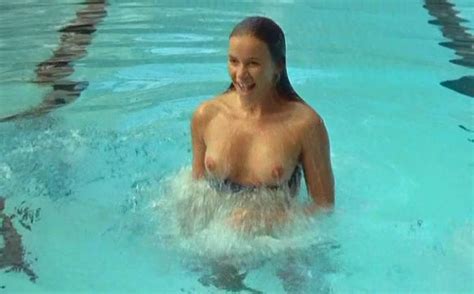 Une Glace Avec Deux Boules 1982 Nude Celeb Scenes