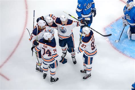Oilers Ground Jets In 4 3 Win The Copper And Blue