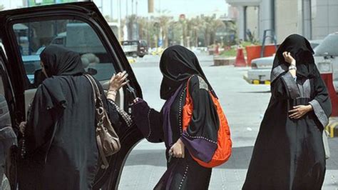 Saudi Woman To Be Lashed For Defying Driving Ban Bbc News