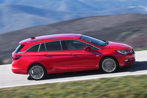 2021 astra sedan fiyat listesi. Nowy Opel Astra Sports Tourer: udane kombi z tradycjami ...