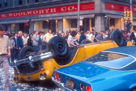 15 Extraordinary Color Photographs Capture Street Life Of The Us In