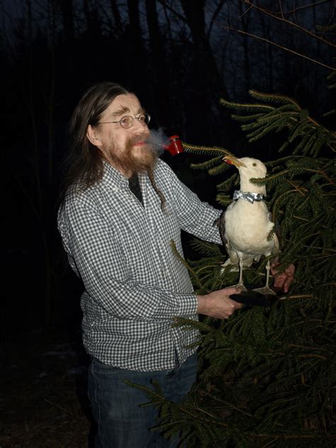 Carl robert olof gustafsson, född 20 december 1964 i katrineholm, är en svensk komiker och skådespelare. Peps Persson | Nya Upplagan