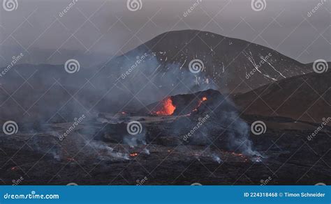 Verbluffend Beeld Van De Vulkaanuitbarsting Nabij De Fagradalsfjall Berg Grindavik Reykjanes