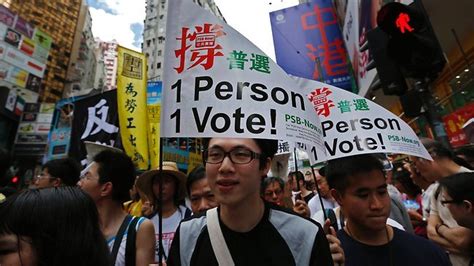 Hong kong protestors retreat, chinese troops join cleanup. Hong Kong protests put financial business at risk | Global ...