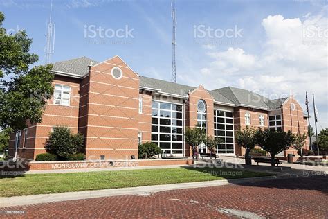 New Courthouse In Hillsboro Montgomery County Stock Photo Download