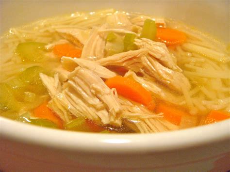 With a beautifully flavoured golden chicken broth, this is a classic everyone should know! Delicious Dishings: Homemade Chicken Soup