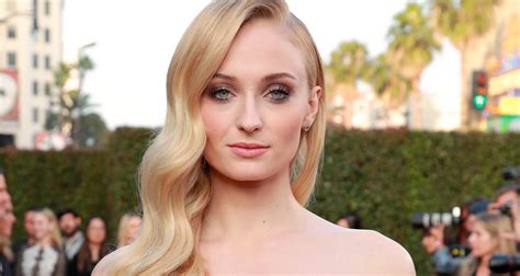 Sophie Turner Shares First Glimpse Of Stunning Wedding Ring Sophie