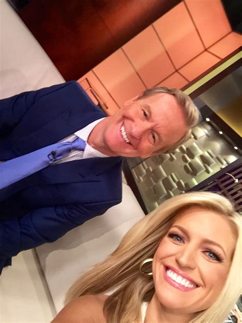 Ainsley Earhardt On Twitter Look Who I Get The Pleasure Of Working W Luv This Job And All Of U