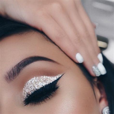 Silver Glitter Makeup Looks For A Subtle Effect As Subtle As Glitter