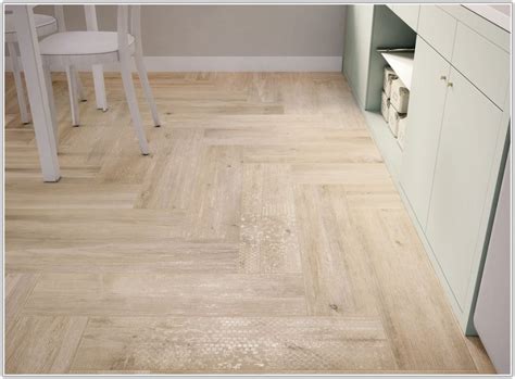White Wood Look Tile Flooring Tiles Home Decorating Ideas Qr6x9r9lld