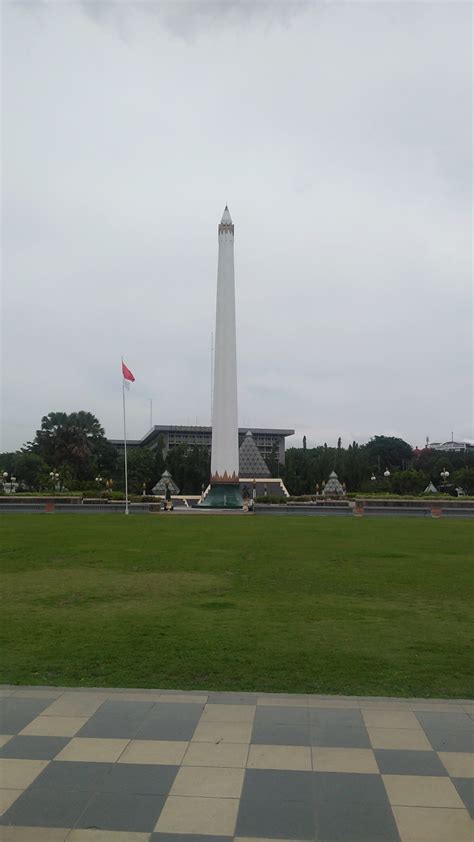 Wisata Sejarah Kota Surabaya Monumen Tugu Pahlawan The Urban Mama
