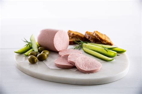 Diese assoziation praktiziert die lyoner kugel und organisiert mehrere wettbewerbe im laufe des jahres. Berne Lyoner Sausage Roll - Swiss Deli