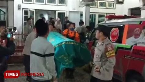 Ratap Pilu Dan Firasat Istri Sebelum Meninggalnya Korban Gempa Cianjur Asal Majalengka Times