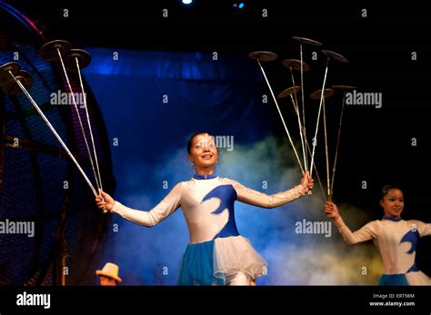 Acrobatic Troupe Hi Res Stock Photography And Images Alamy