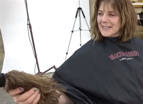 Mother And Daughter Undergo Incredibly Glamorous Ambush Makeover That Makes Them Look Like
