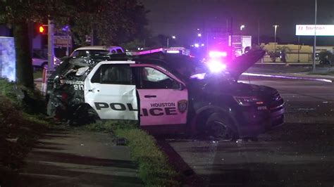 Houston Police Officer Injured In 2 Vehicle Sw Houston Crash Abc13