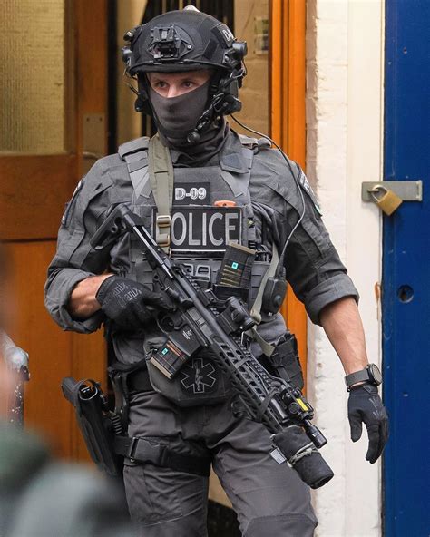 British Firearms Officers Shared A Photo On Instagram Met Ctsfo