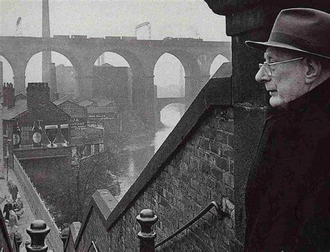 Biography Of L S Lowry English Painter