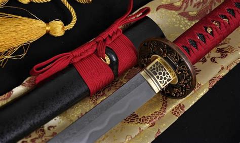 Clay Tempered Unokubi Zukuri Blade Eagle Tsuba Japanese Samurai Sword