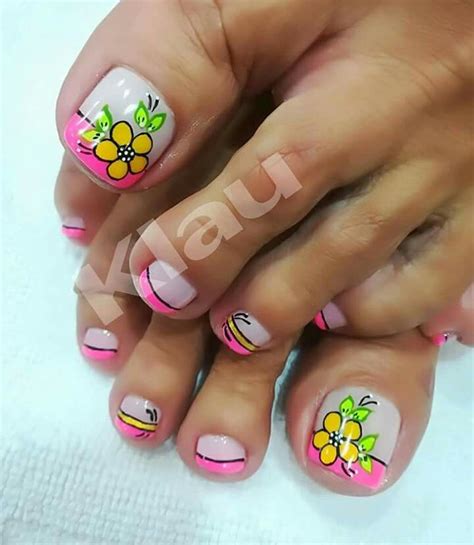 En el canal de nails4sanam puedes ver como la decoracion de uñas para pies con pegatinas de flores. Pin de magaly echeverry en Uña | Diseños de uñas pies, Uñas con moños, Arte de uñas de pies