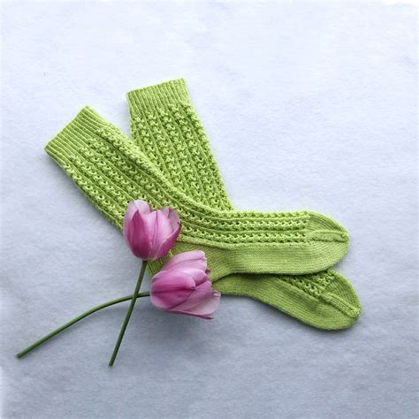 Reviewing Primavera Lace Socks Knitting Pattern