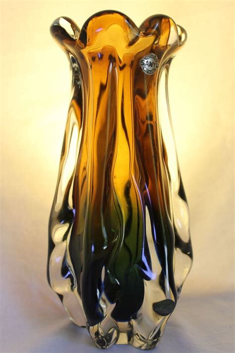 Sanyu Japan Glass Vase Collectors Weekly In 2021 Glass Vase Vase