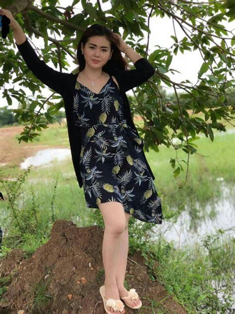 manipuri meitei girl gorgeous women hot beautiful romantic pictures gorgeous women