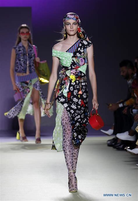 In Pics Versace Fashion Show During Milan Fashion Week Xinhua