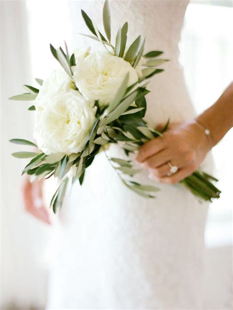 22 Petite Wedding Bouquets That Make A Big Statement Small Wedding