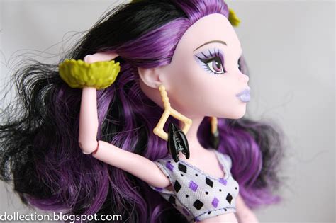 Review 45 Monster High Ghouls Getaway Elissabat Doll Margaret Ann