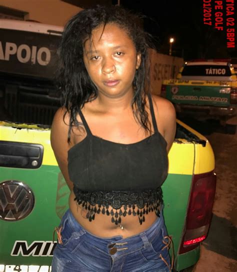 Mulher é presa com drogas no Parque Mão Santa em Teresina GP