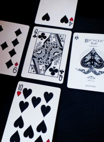 Ramalan oleh kad tarot untuk cinta adalah sukar untuk bertemu dengan seorang gadis yang tidak pernah menganggap cinta walaupun dalam kegilaan. Spread Lima-Kad