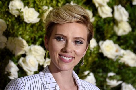 Glaad Hollywood Transgender Community React To Scarlett Johanssons ‘rub And Tug Exit