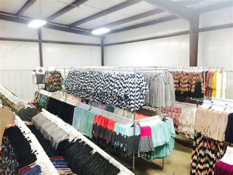 Clothes racks / garment racks. 39 DIY Retail Display Ideas (from Clothing Racks to ...