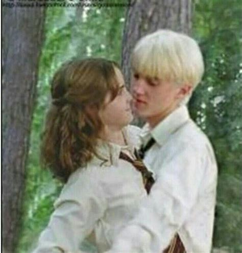 Pin By Галина Акулова On Draco Malfoy Harry Potter Kiss Harry Potter