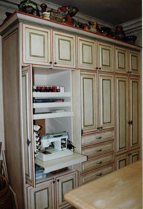A bright, multifunctional contemporary master suite. Malka In The Closet: CUSTOM CRAFT ROOM
