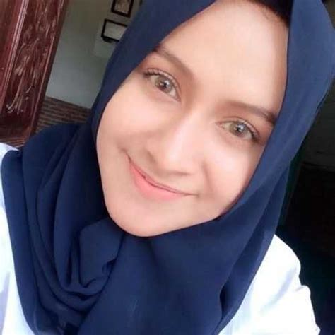 Foto dan biodata janda muslimah muda muslimah dan montok , dapatkan foto, alamat, no. Janda Muslimah Di Kota Bogor | Kecantikan, Jilbab cantik, Hijab
