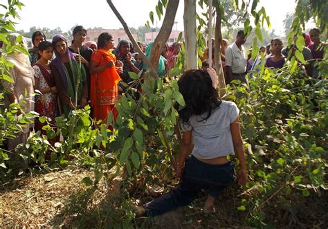 印度再发少女遭强奸谋杀悬挂树上惨案 网易新闻