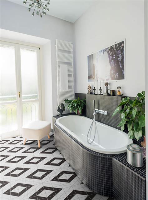 За окном красок достаточно, а добавить их в дом поможем мы! 10 Modern Bathrooms That Use Geometric Tiles To Stand Out ...