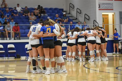 volleyball honors two bluejays rhodes and unruh tabor college