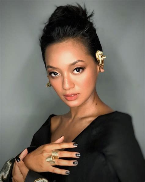 Inspirasi Gaya Makeup Untuk Kulit Sawo Matang Ala Asmara Abigail