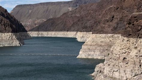 Lake Mead Largest Us Reservoir Dips To Record Low Bbc News