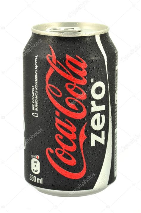 Lata De Coca Cola Cero Bebida Aislada Sobre Fondo Blanco
