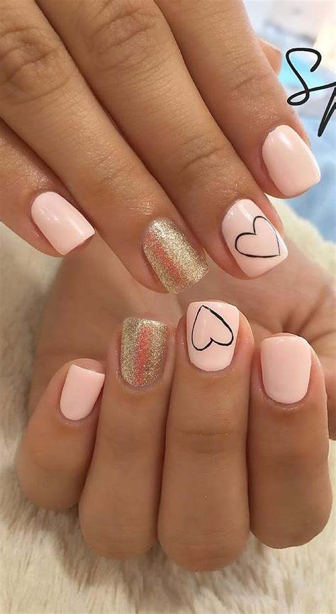 Opt for essie's pearly colors when you want a hint of holographic shine on your nails. 39 Cute Easy Nail Polish Art Designs for 2019 Summer ...