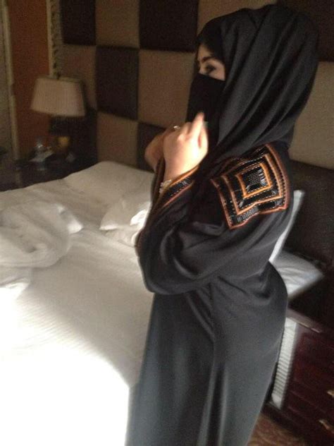منقبه قطريه متحرره Slutty niqab منقبه متحرره