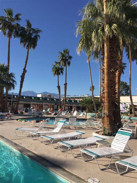 Desert Hot Springs Spa Hotel Mineral Pools Of Varying Temperatures Tuesday Is The Best Deal