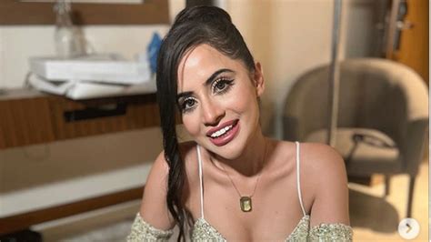 viral video urfi javed goes topless and eat laddoos greets her fans happy diwali people
