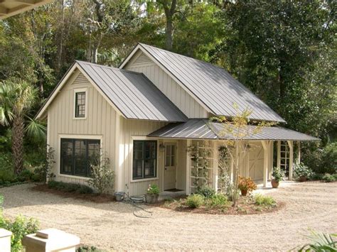 54 Farmhouse Exterior Ideas With Metal Roof Metal Roof